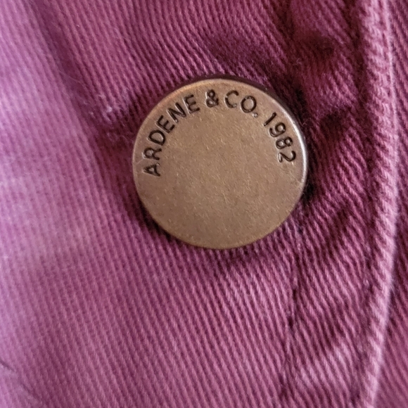 Ardene small burgundy lightweight fall/spring quilted jacket layering piece - Picture 4 of 13